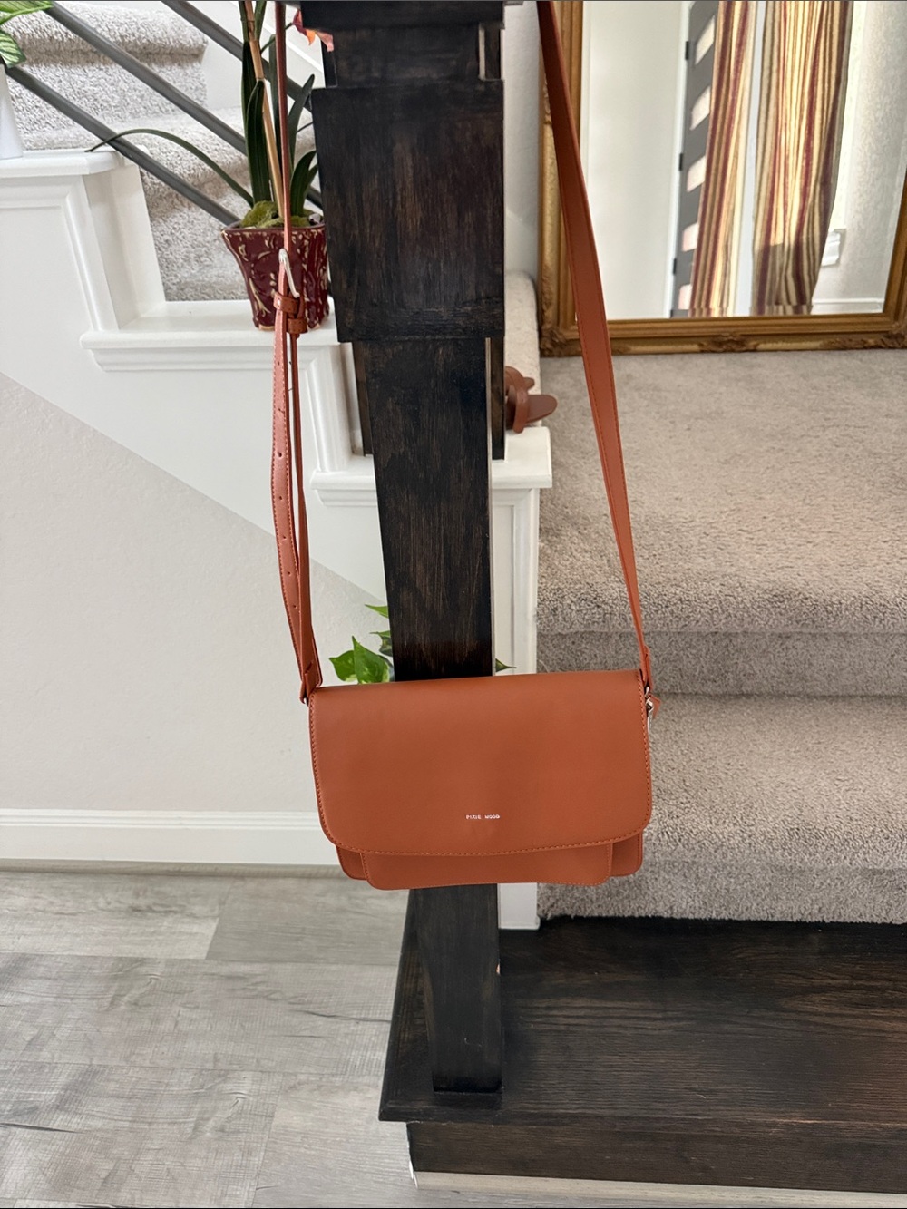 Classic Women's Shoulder Bag in Warm Tan
